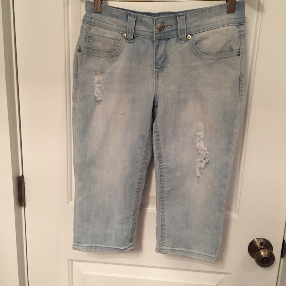 SEVEN7 DENIM JEANS SHORTS DISTRESSED FADED LIGHT BLUE ZIP FLY 5 POCKET SIZE 4